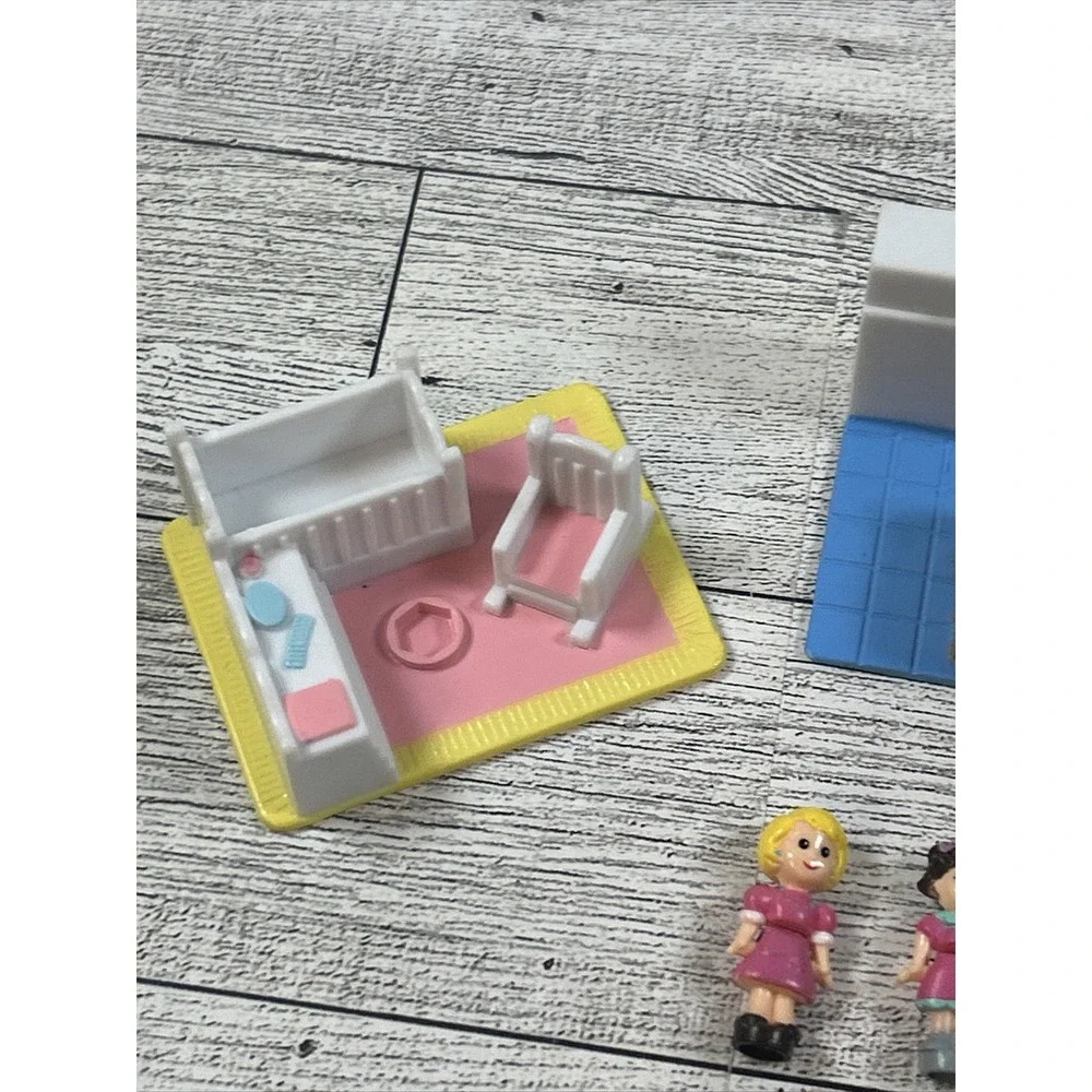 Vintage Galoob My Pretty‎ Dollhouse Kitchen Bathroom Nursery & Family 5 Dolls